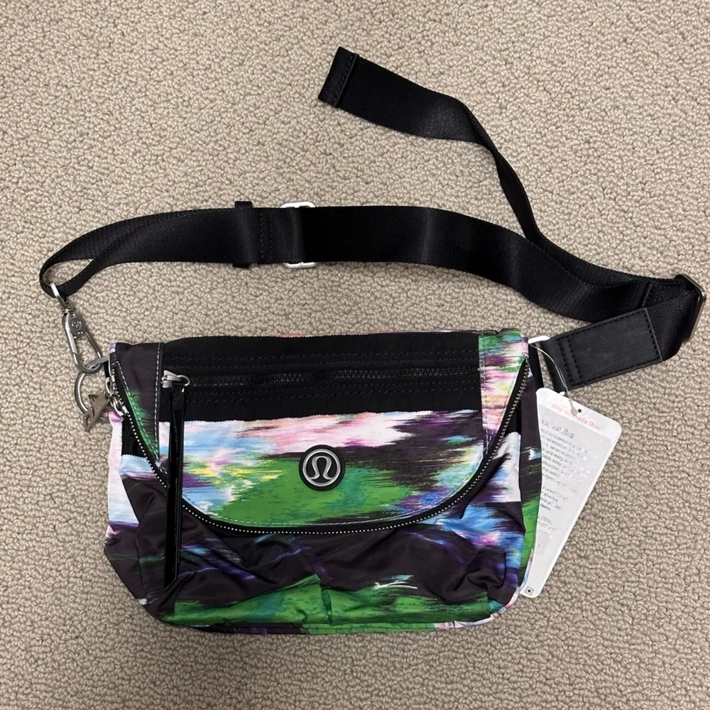 Lululemon Festival Bag (NWT) - Picture 1 of 12